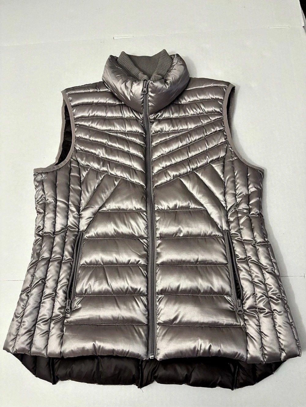 Bernardo women’s Quilted Puffer Vest Size Large